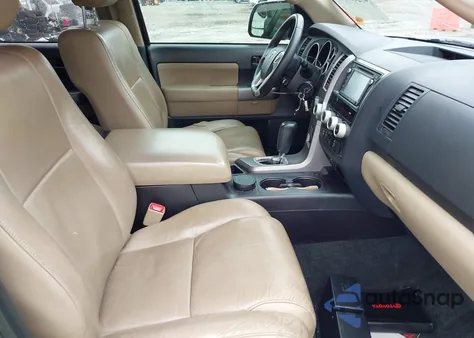 2016 Toyota Sequoia Sr5 5.7L V8 from USA, damaged, VIN 5TDZY5G18GS062734